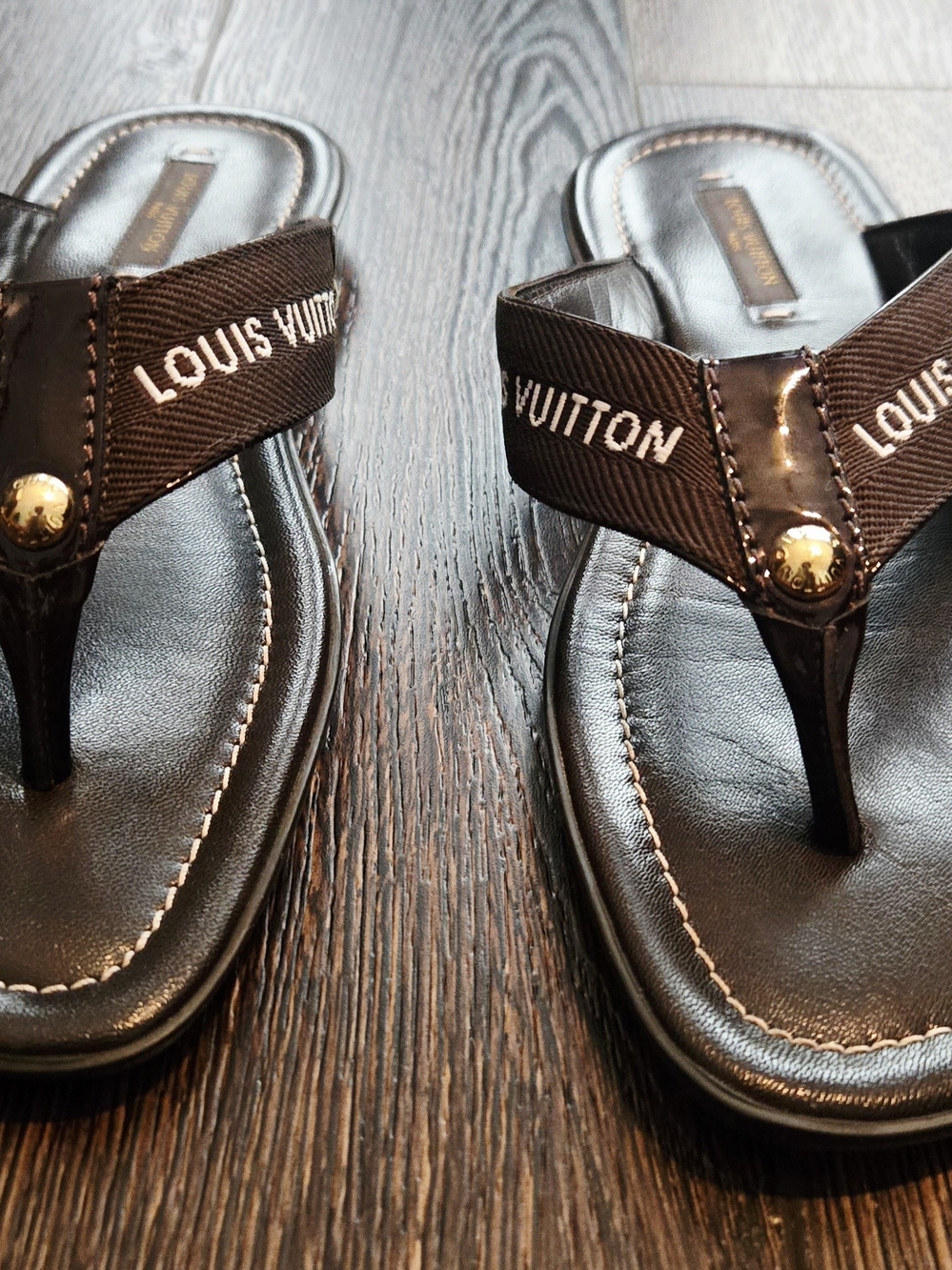Louis Vuitton Brown Logo Thong Sandals - Picture 5 of 5